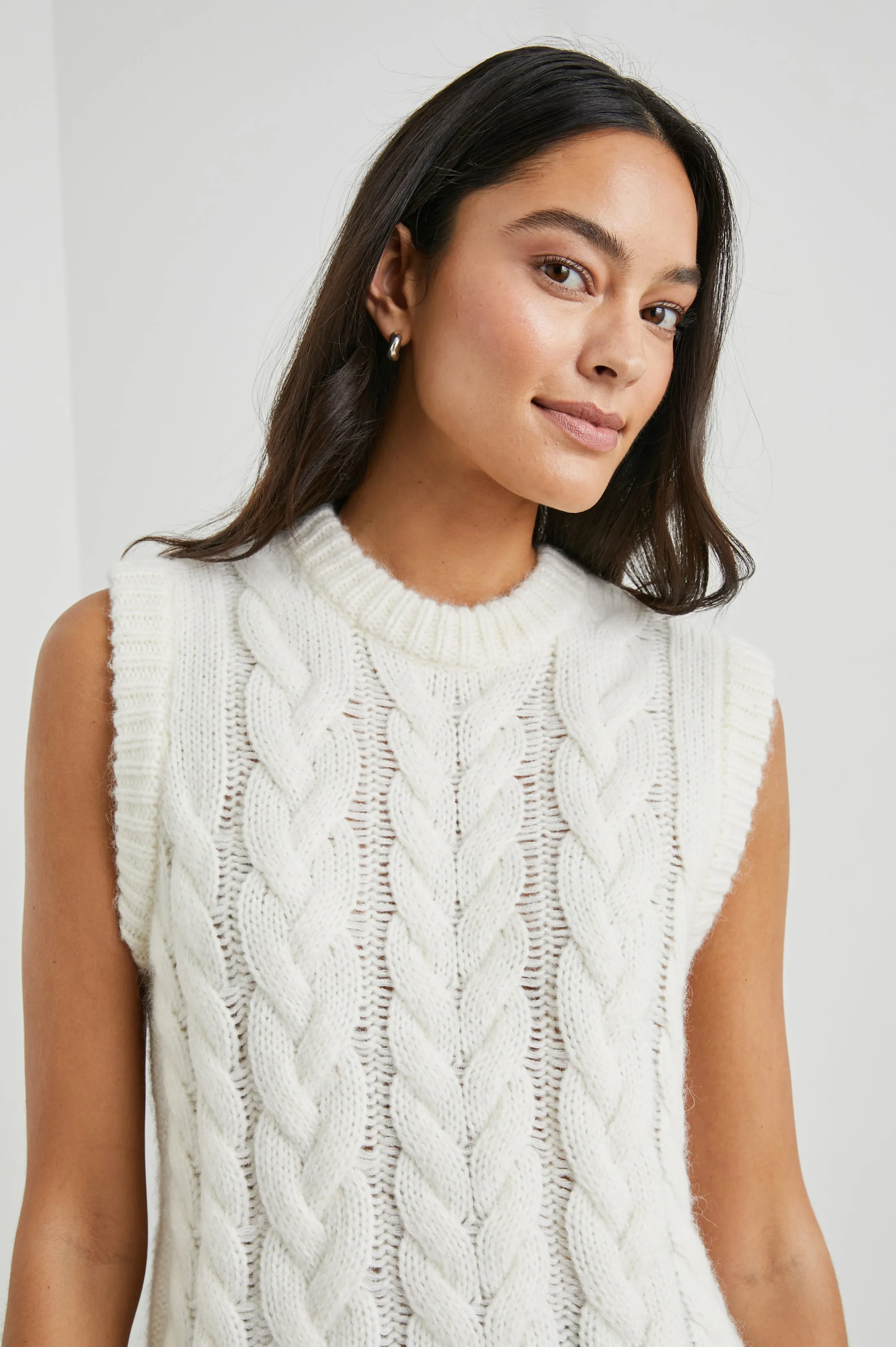 ALEXIS SWEATER VEST - IVORY