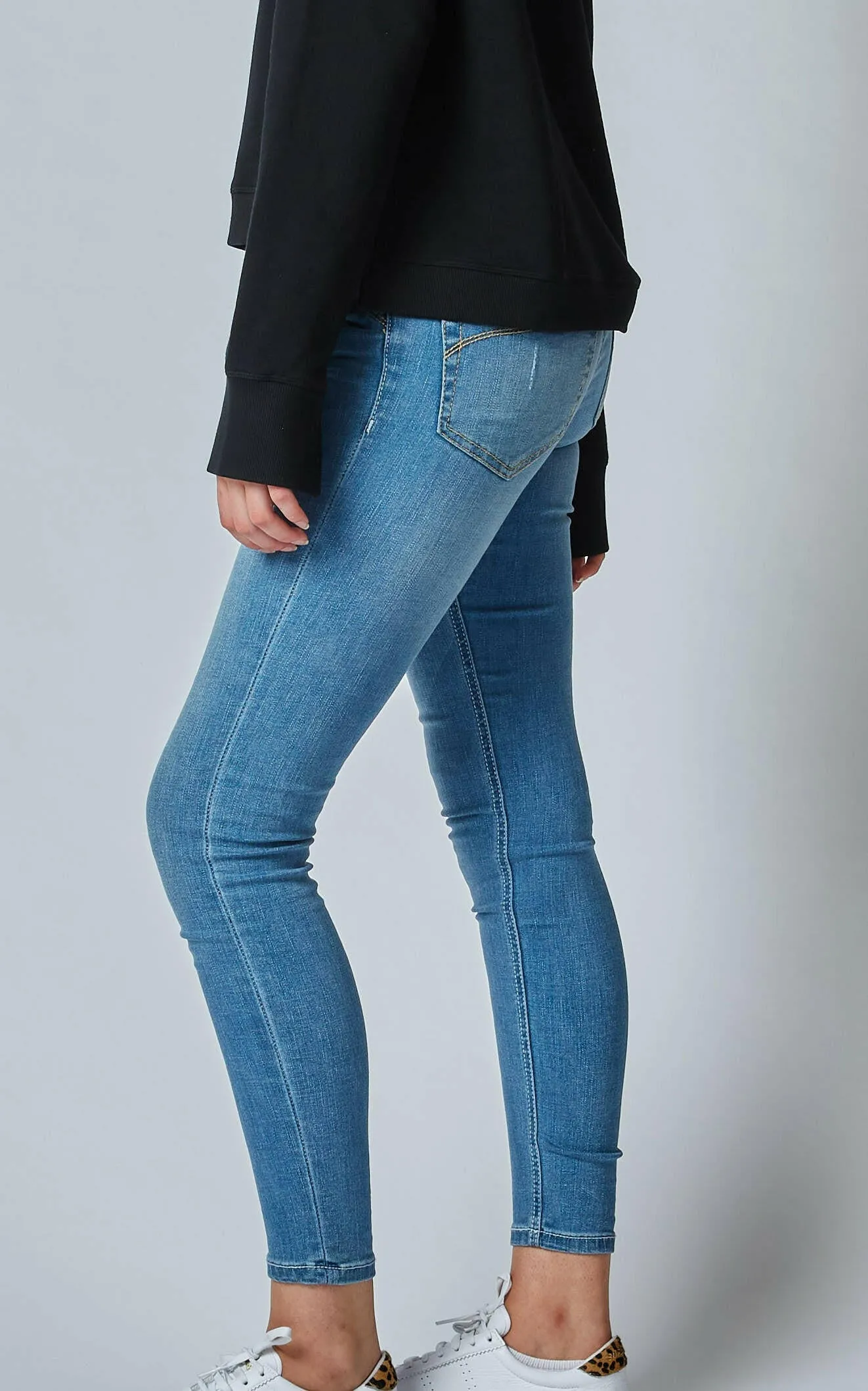 Lauren Mid Rise Lighties Jeans