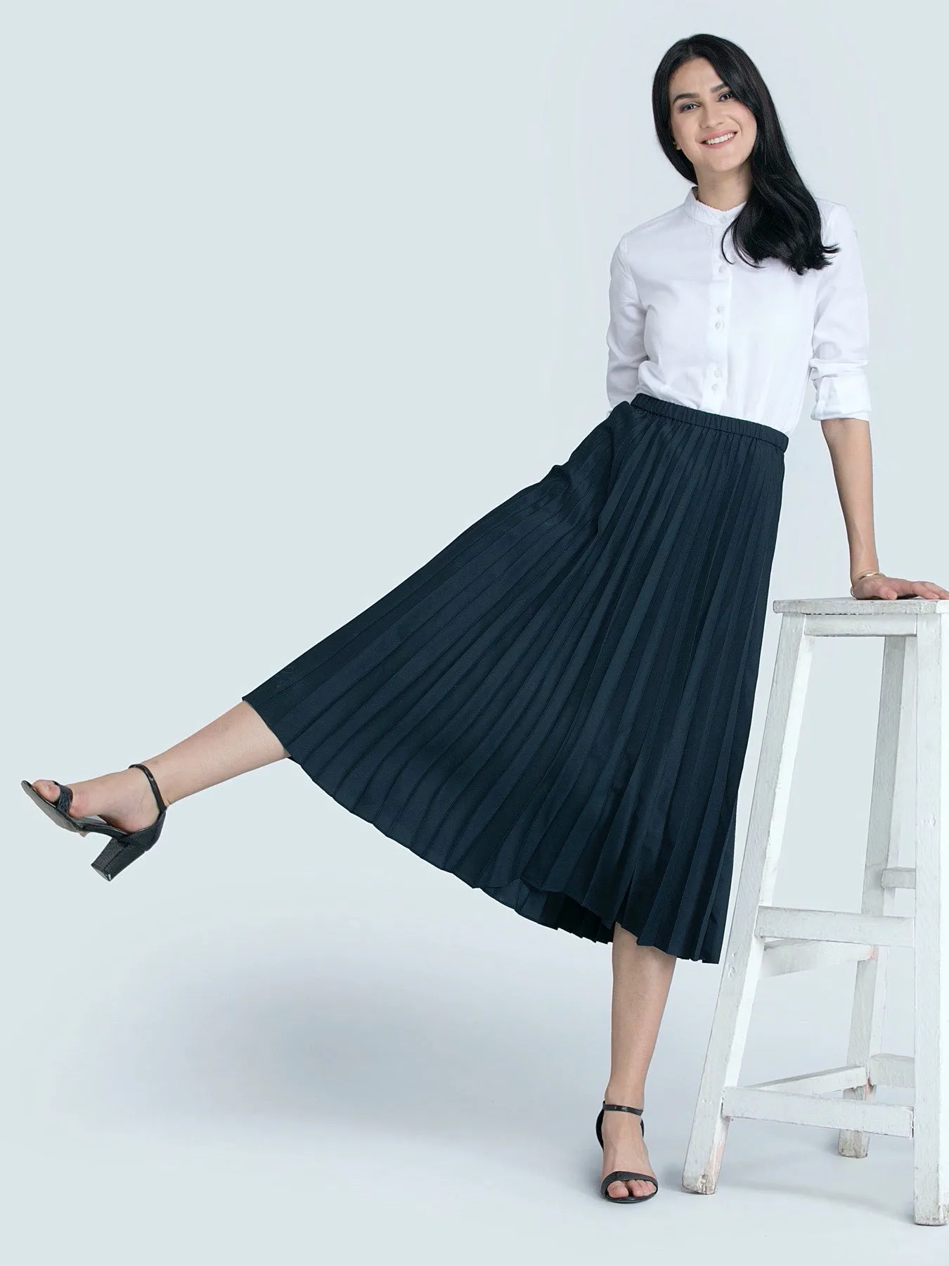 Pleated Flared Midi Skirt - Black